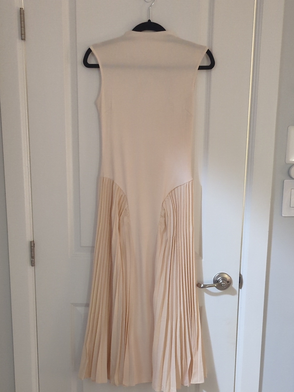 Modern Sleeveless Pleated Hem Midi Statement Dress in Light Beige/Cream